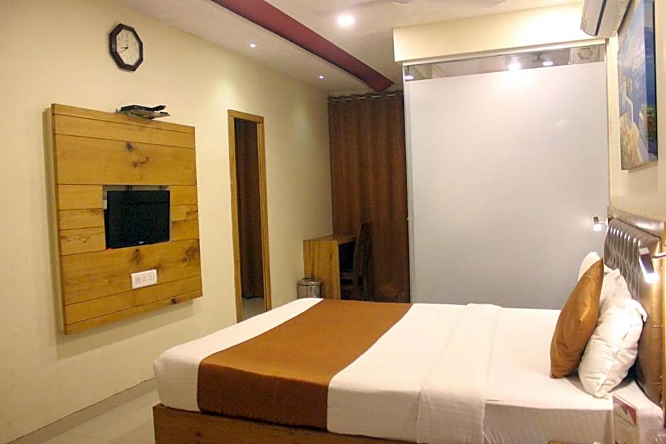 Hotel Grandeur-Near Mumbai International Airport