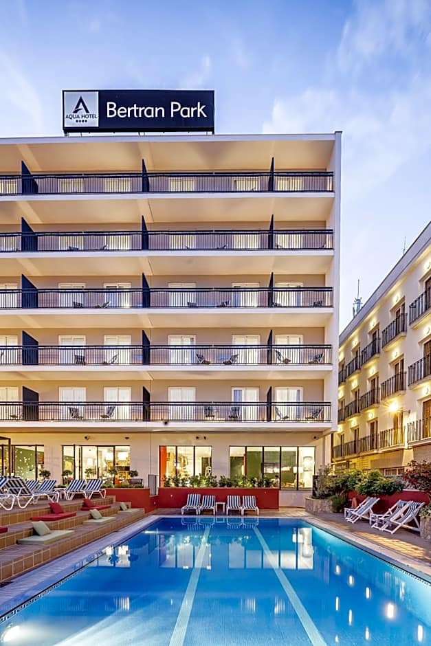 Aqua Hotel Bertran Park