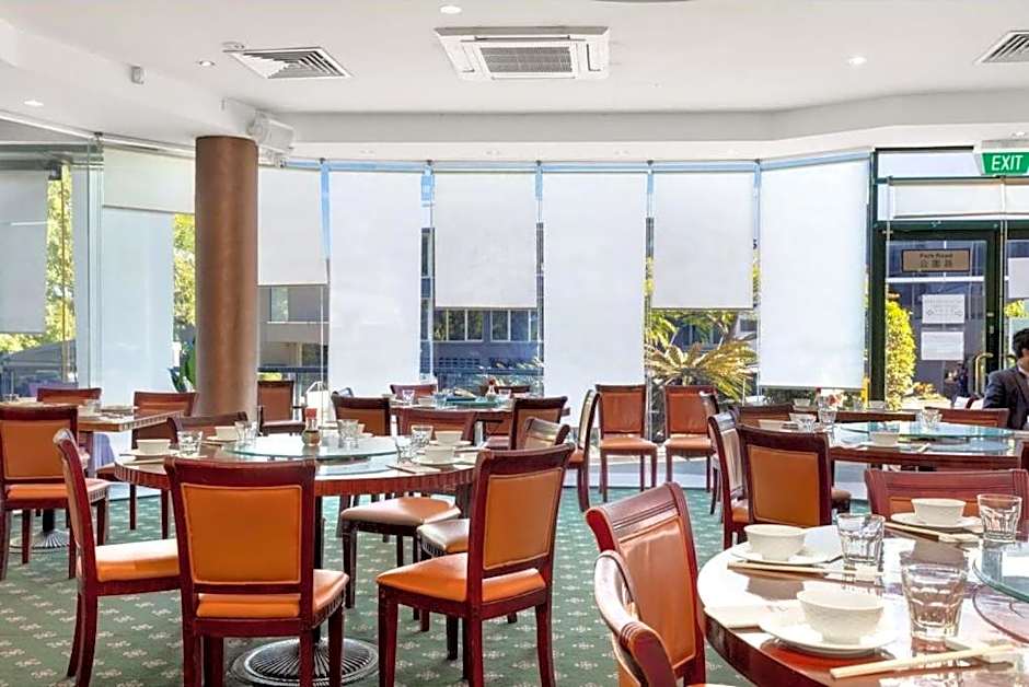Central Cosmo Apartment Hotel