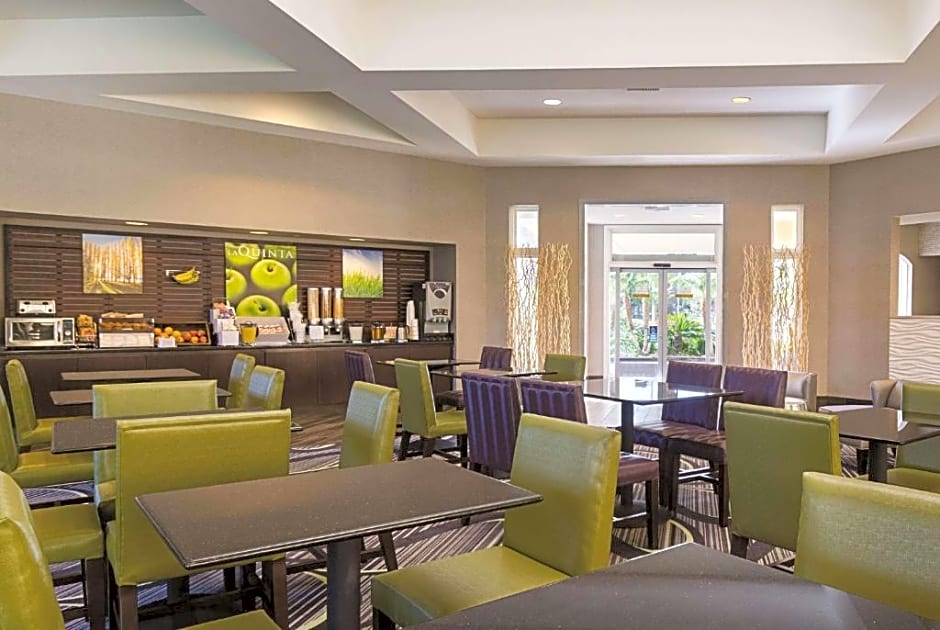 La Quinta Inn & Suites by Wyndham Ontario Airport