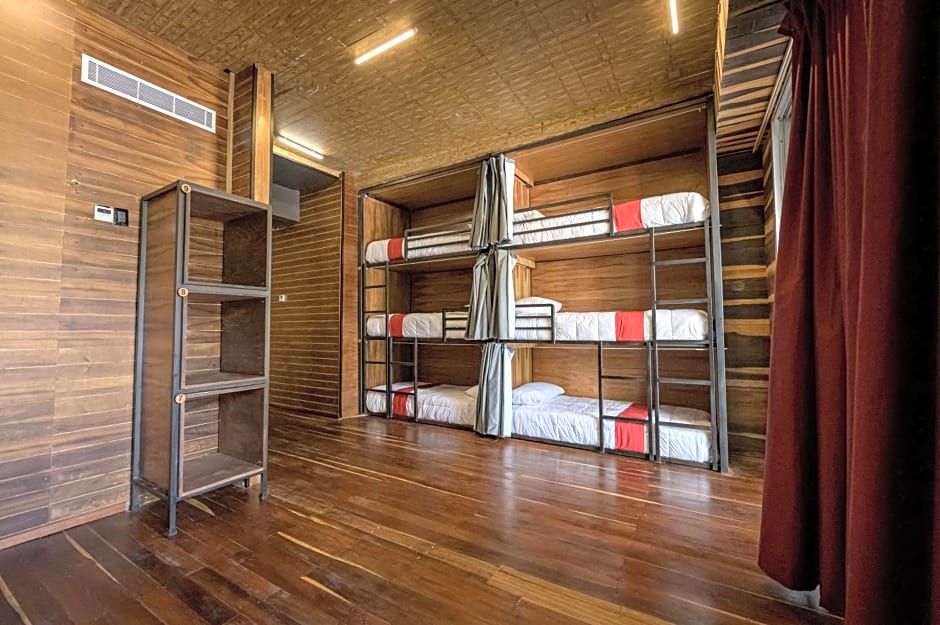 Reina Roja Hostal