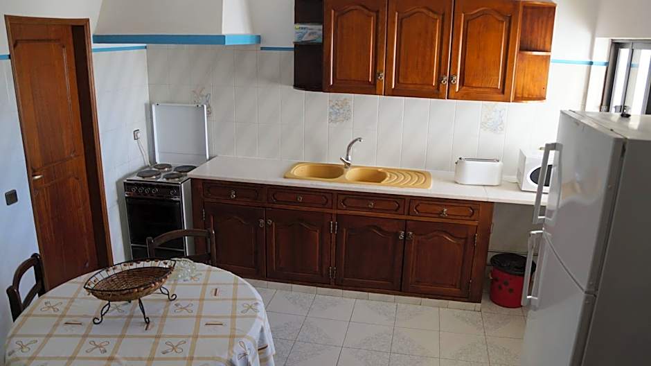 Apartamentos e Quartos Atalaia