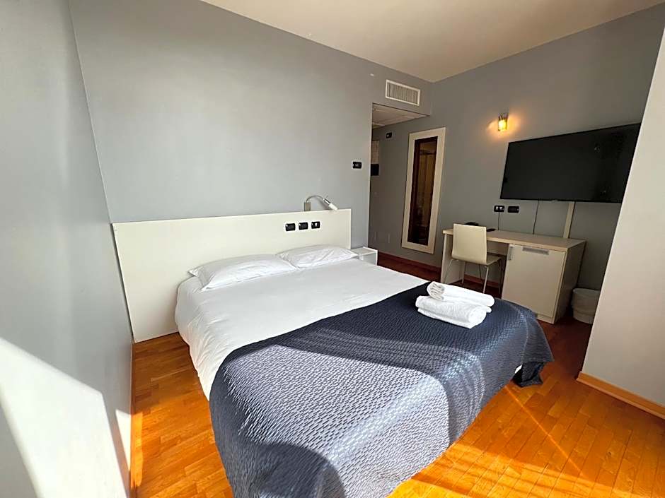 Master Hotel