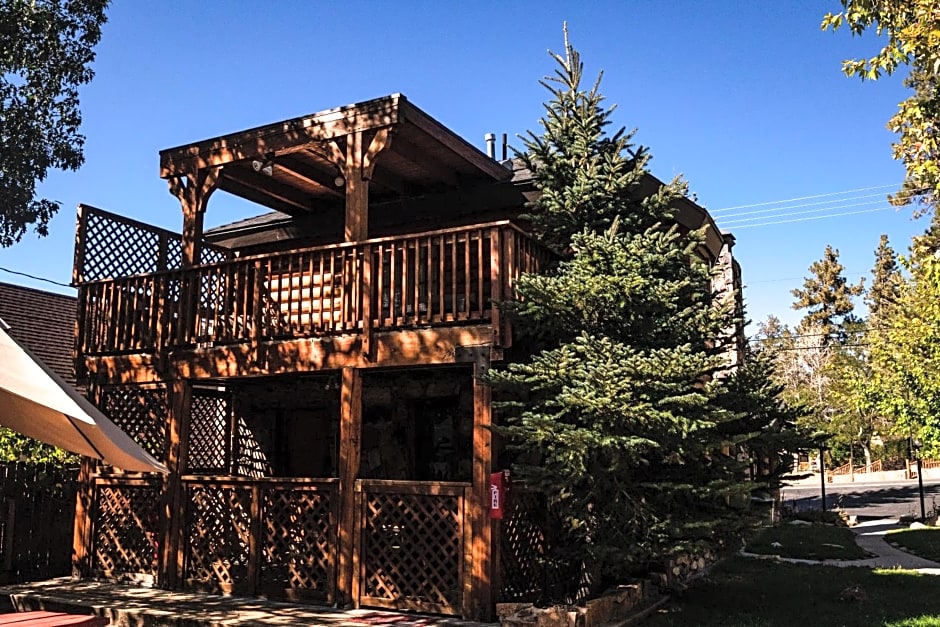 Embers Lodge & Cabins