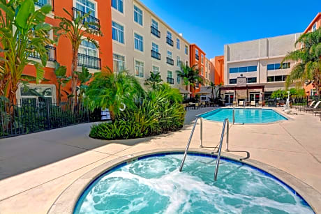 Embassy Suites Valencia