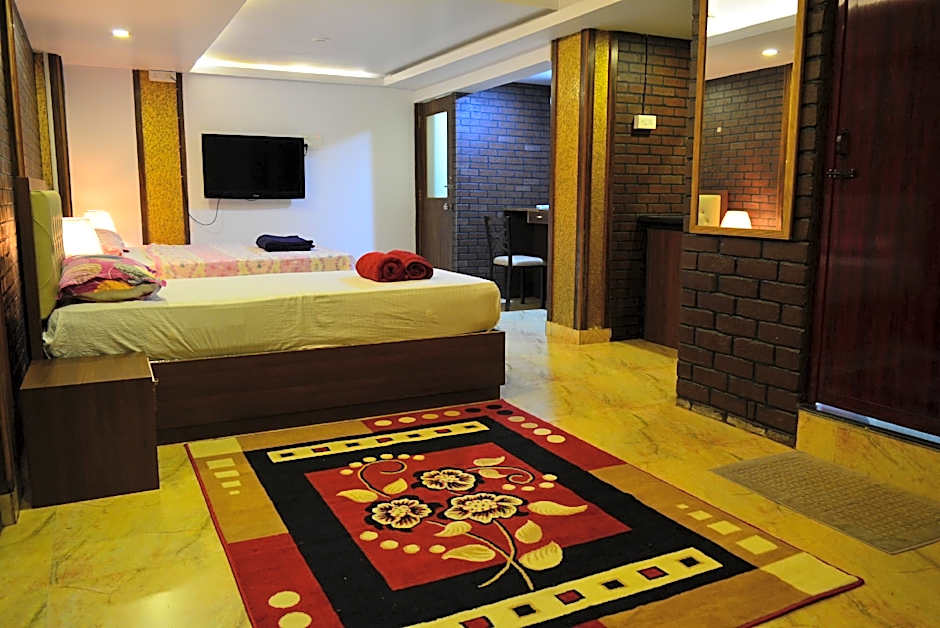 Round Cube Guest House