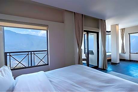 Nana Mountain Resort Mt. Annapurna View