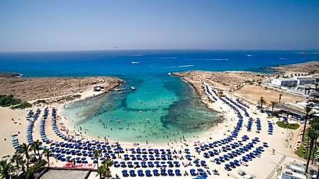 Quadruple Room with Shared Bathroom