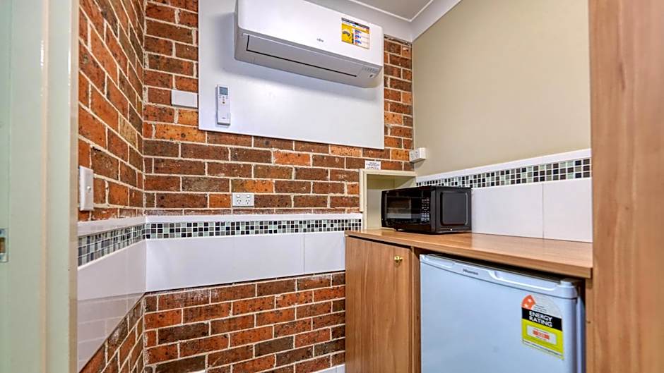 Forest Lodge Motor Inn & Restaurant