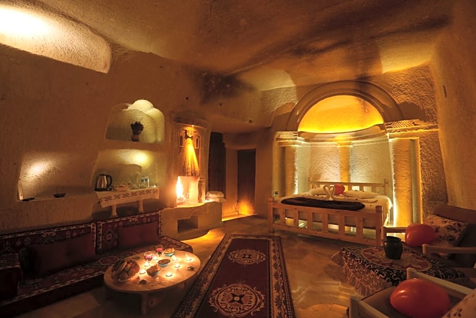Abu Hayat Cave Suites