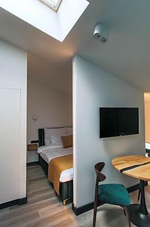 King Studio with Sofa Bed