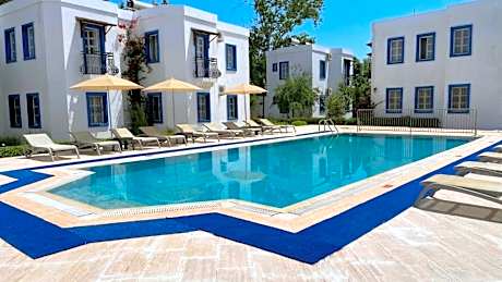 Ege Apartments