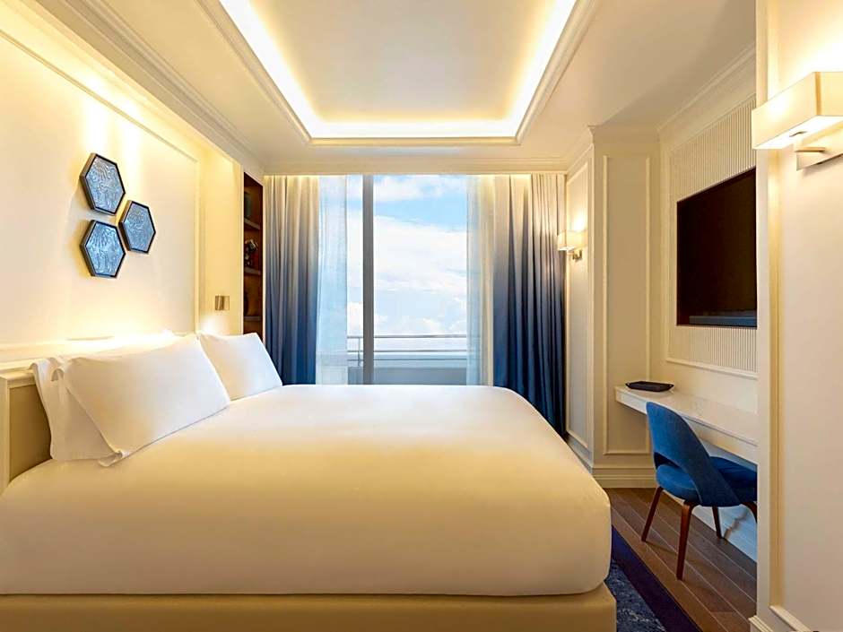 Sofitel Barcelona Skipper