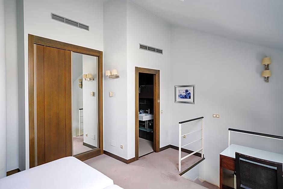 RICE Palacio de los Blasones