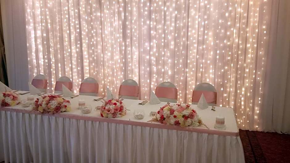 Dedek Park - historyczny dworek w pięknym Parku Skaryszewskim obok Stadionu Narodowego