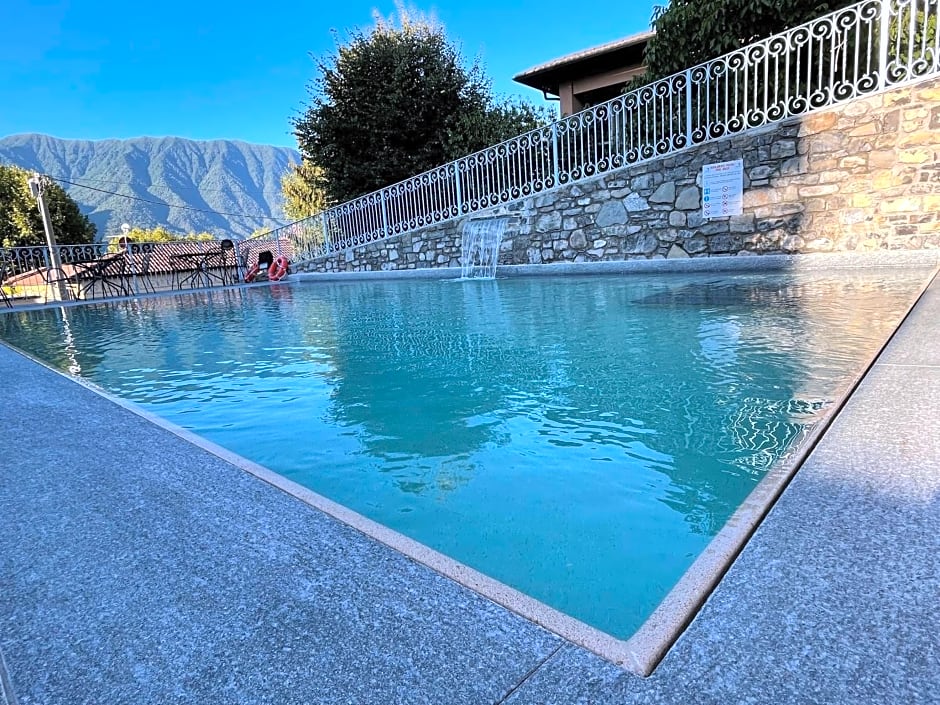 Hotel Lario