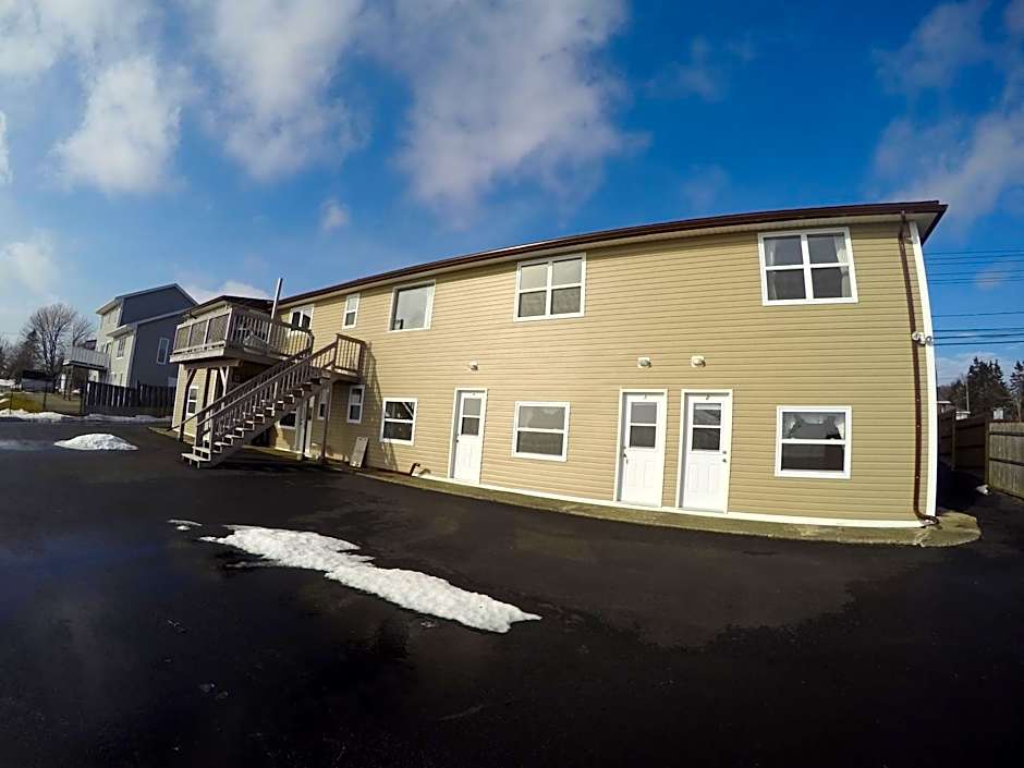 Admiral's Quay Motel & Suites