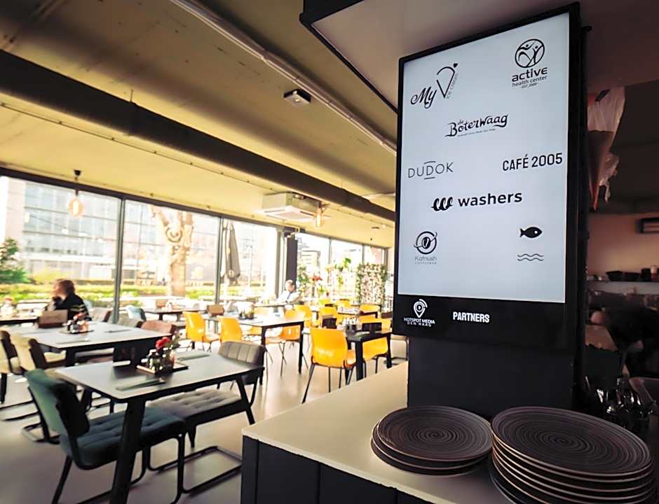 Urban Hotel The Golden Stork