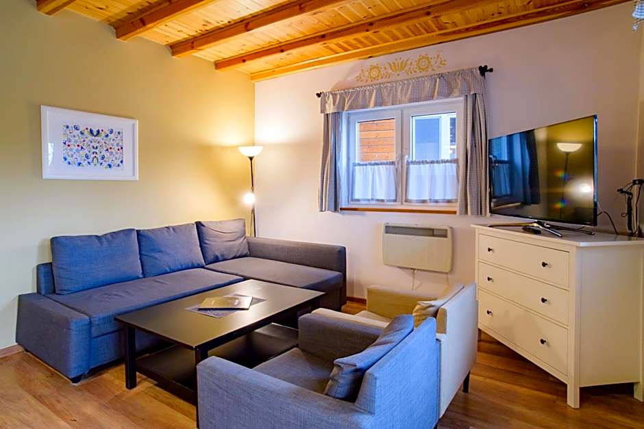 Domki Kaszuby - jezioro las i zoo w Szarlocie