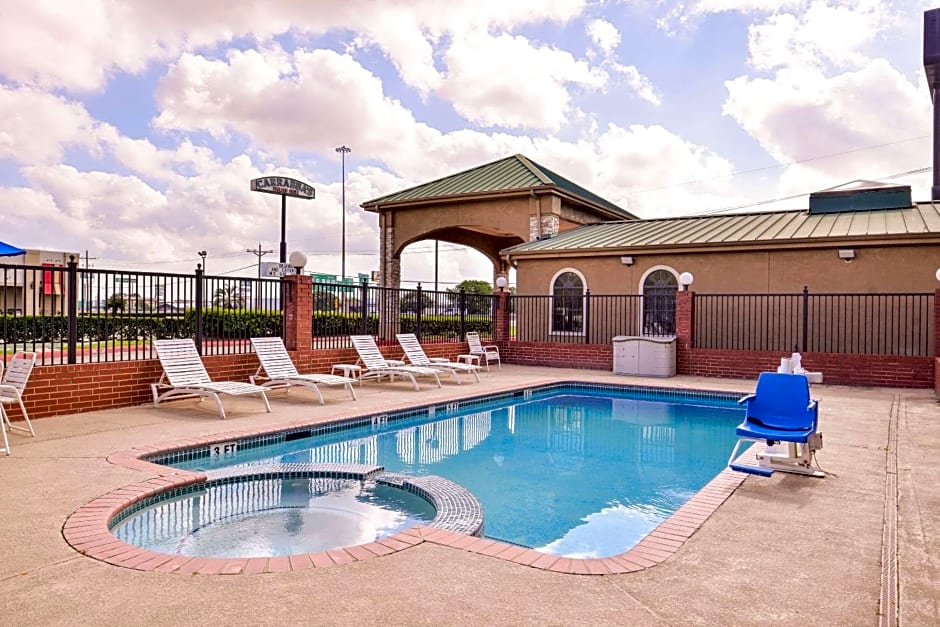 Quality Inn and Suites Beaumont