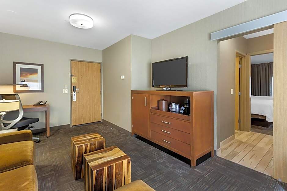 Best Western Plus Cottontree Inn