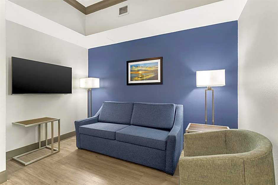 Best Western Plus First Coast Inn & Suites