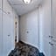 Beverly Hills Glamour Oasis 2 BR Apt with Parking 304