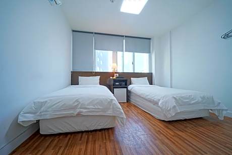 Twin Room with Private Bathroom