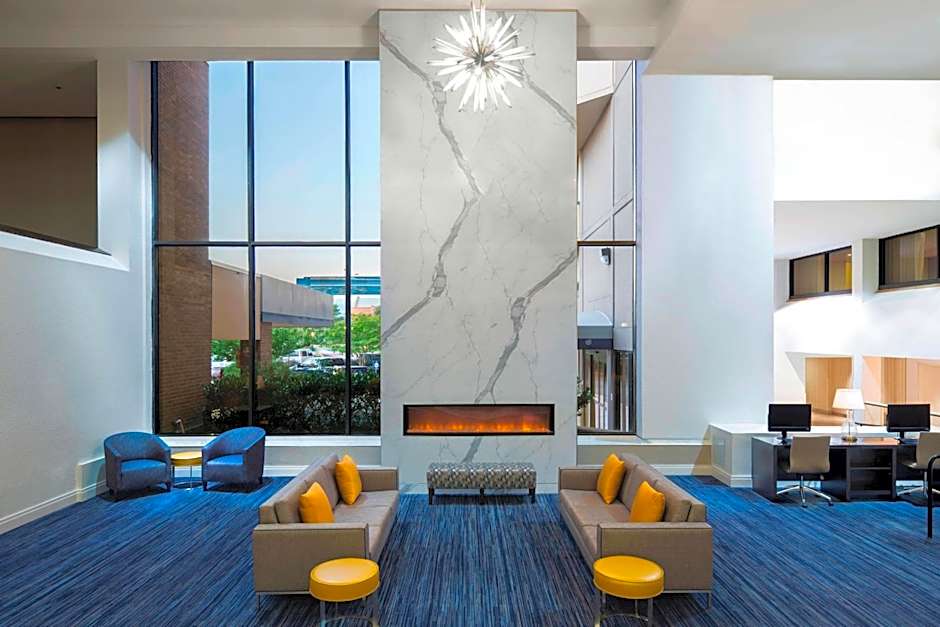 Sheraton Norfolk Waterside Hotel