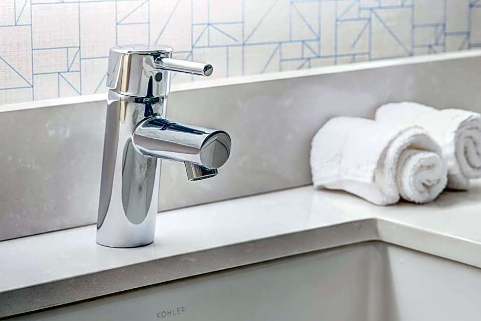 Holiday Inn Express Woodbridge By IHG