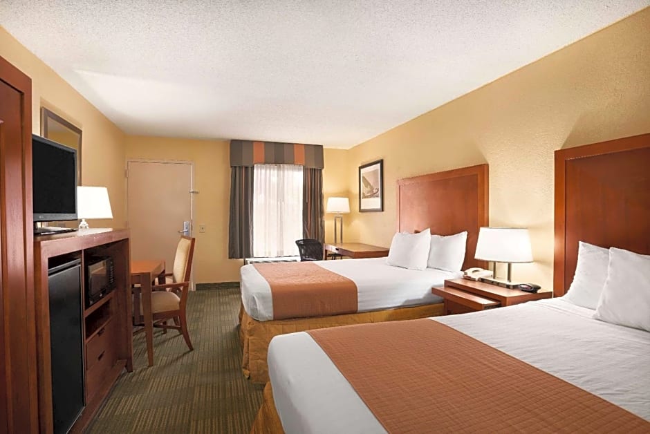 Days Inn by Wyndham Jacksonville Airport