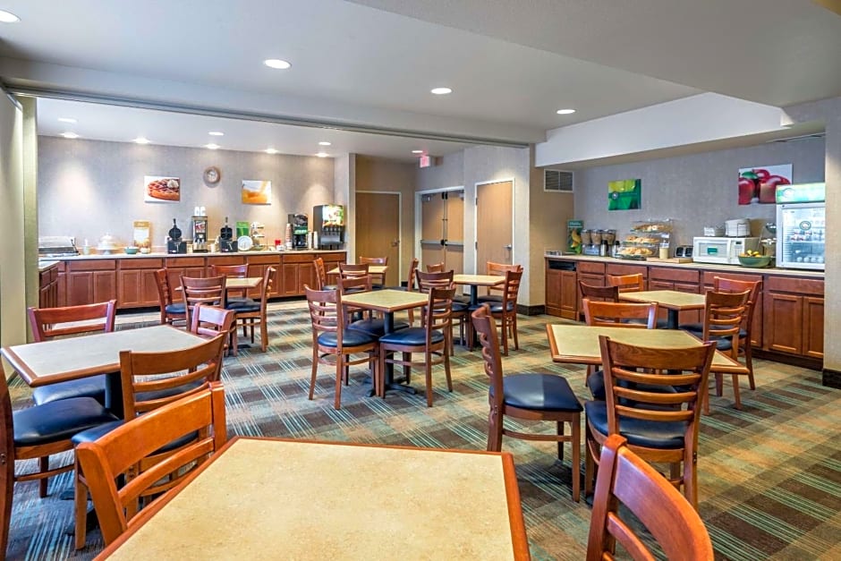 Quality Inn & Suites Sequim at Olympic National Park