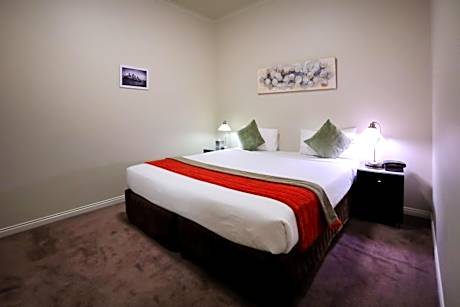 Two-Bedroom, Two-Bathroom Deluxe Apartment