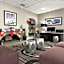 Howard Johnson by Wyndham Sacramento Downtown