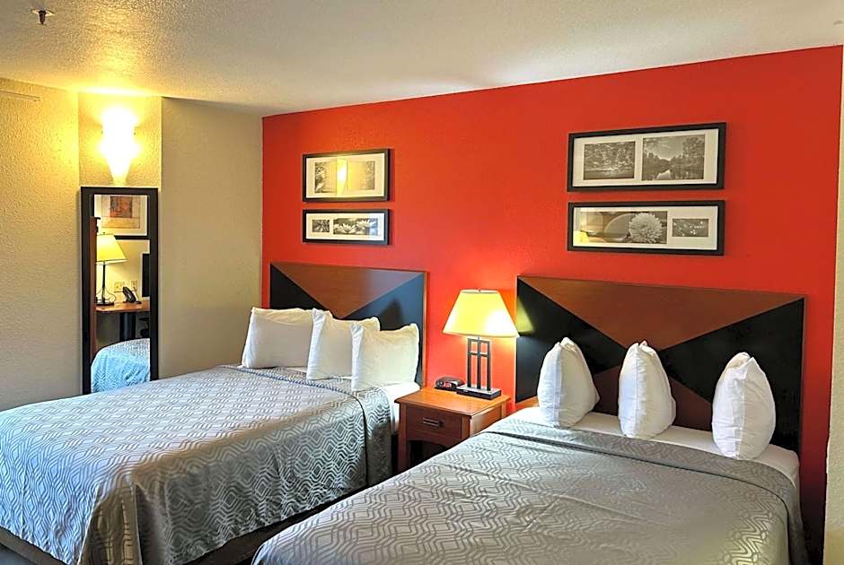 Howard Johnson by Wyndham Urbana