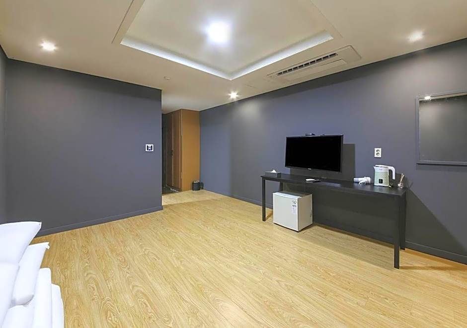 Jeju Parkside Tourist Hotel