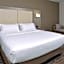 Holiday Inn Express & Suites Williams By IHG