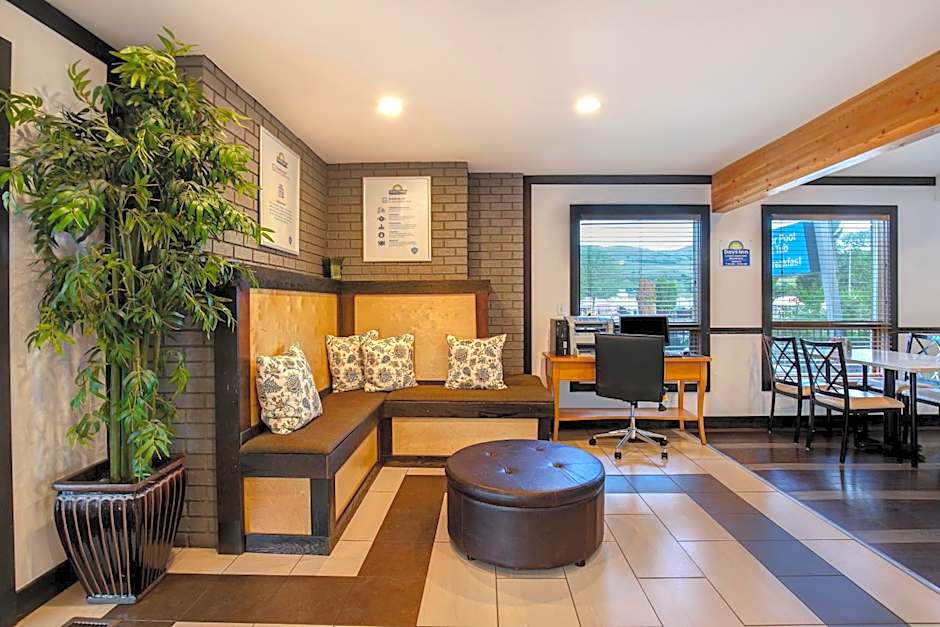 Days Inn by Wyndham Vernon