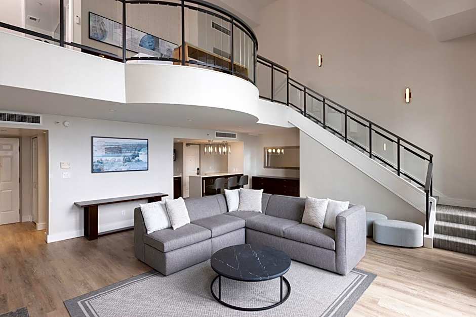 Delta Hotels by Marriott Victoria Ocean Pointe Resort