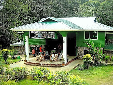 Sukau Greenview Bed and Breakfast