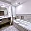 The Volare, Ascend Hotel Collection