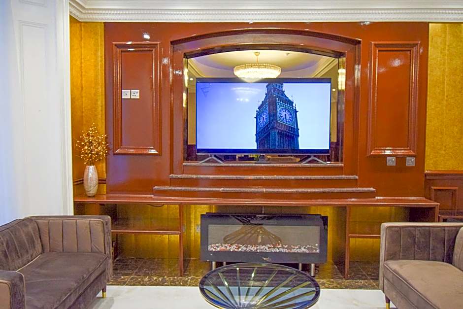 PEMBRIDGE PALACE HOTEL