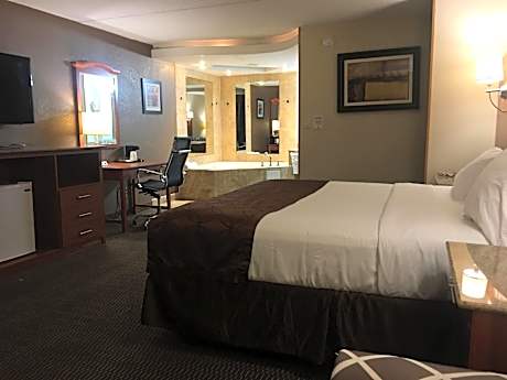 Deluxe King Studio Suite - Non-Smoking