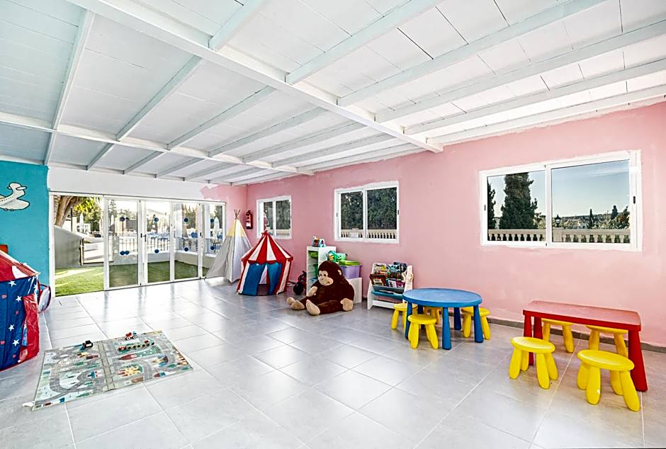 Aparthotel Holiday Center