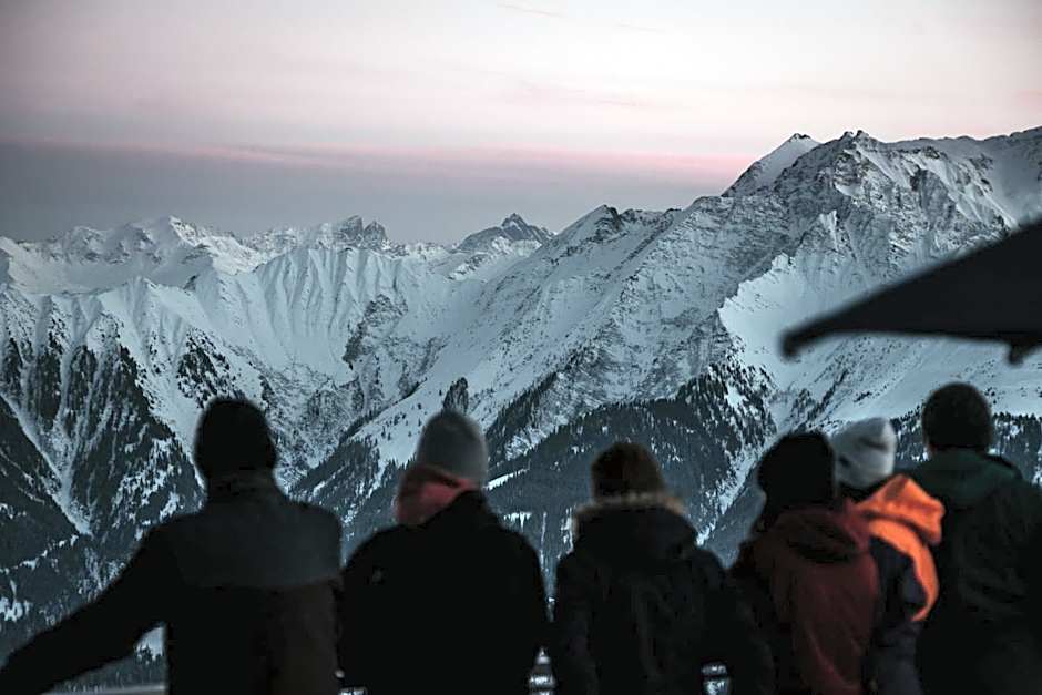 GALAAXY Mountain Hostel