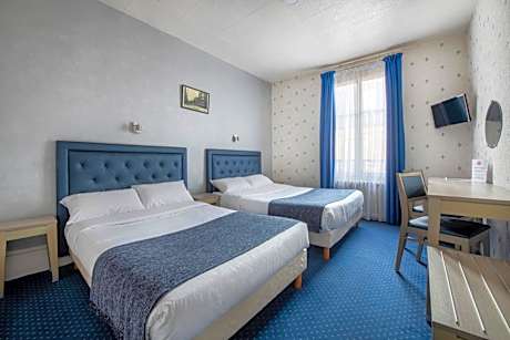 Standard Double Room with Two Double Beds