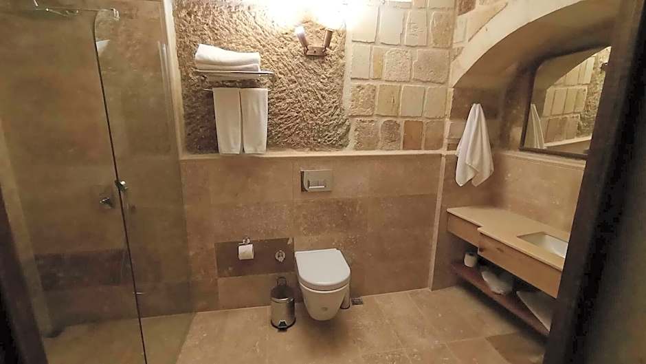 EVANTHIA CAVE SUITES