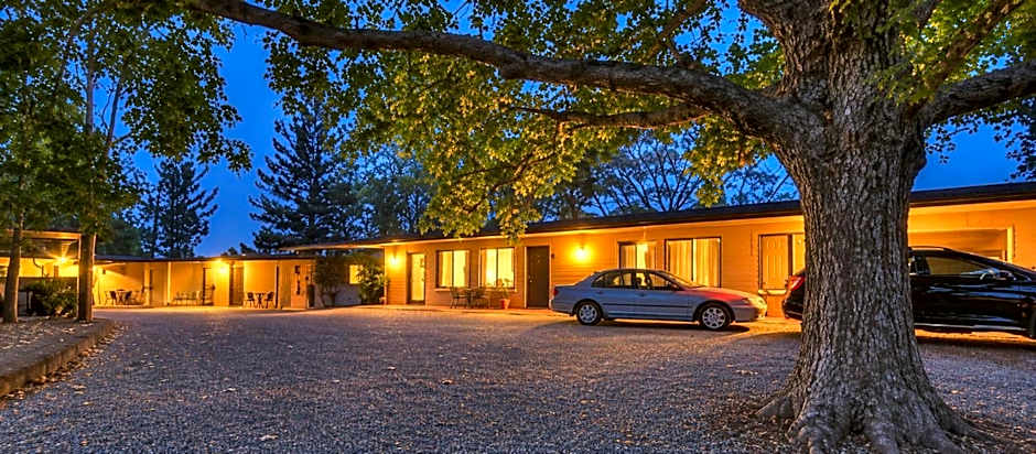 All Seasons Country Lodge