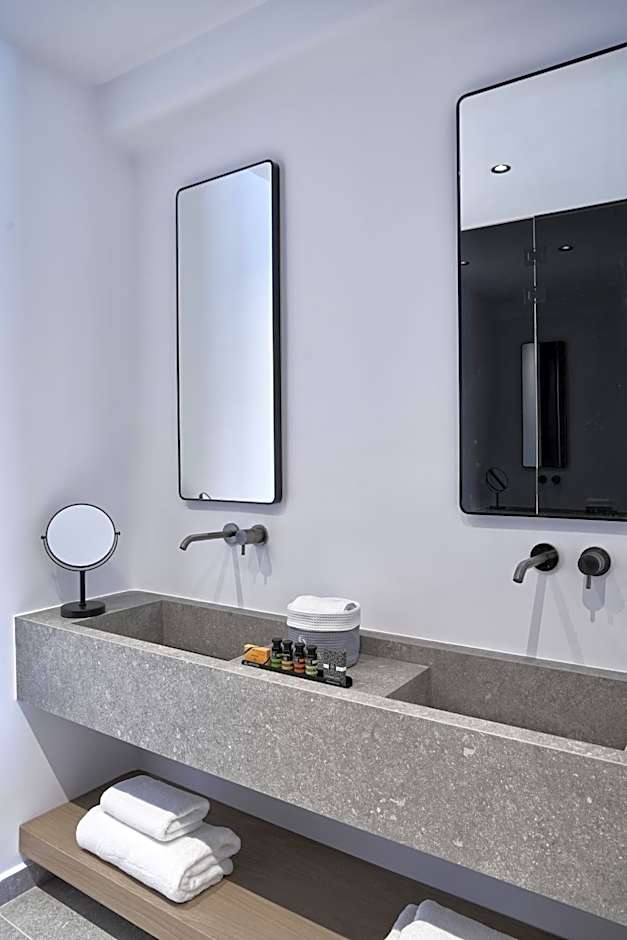 SantAnna Luxury Suites