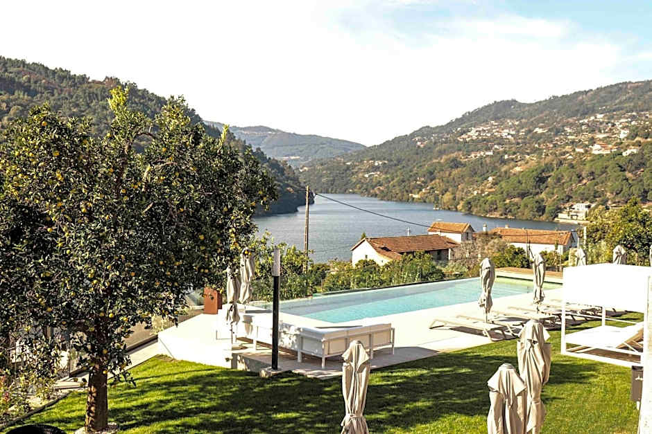 Portovella Lodges & Bungalows